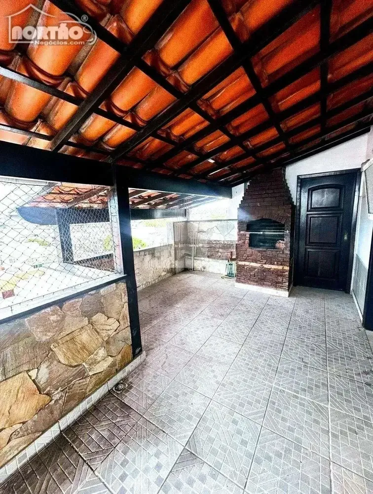 Casa, 3 quartos, 246 m² - Foto 2