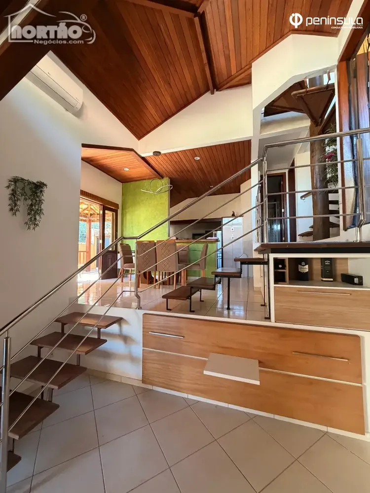 Casa, 6 quartos, 107 m² - Foto 1