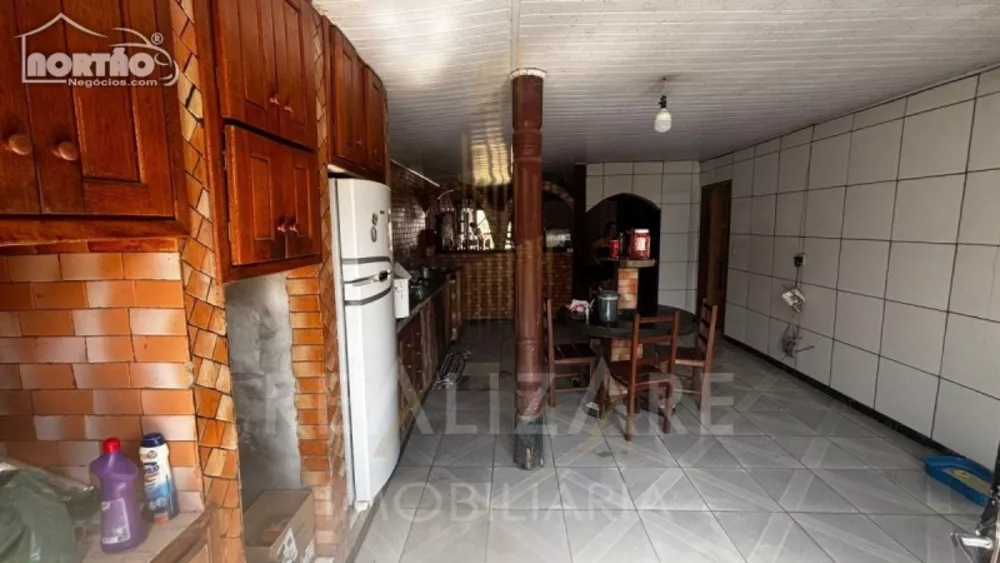 Casa à venda com 3 quartos, 262m² - Foto 3