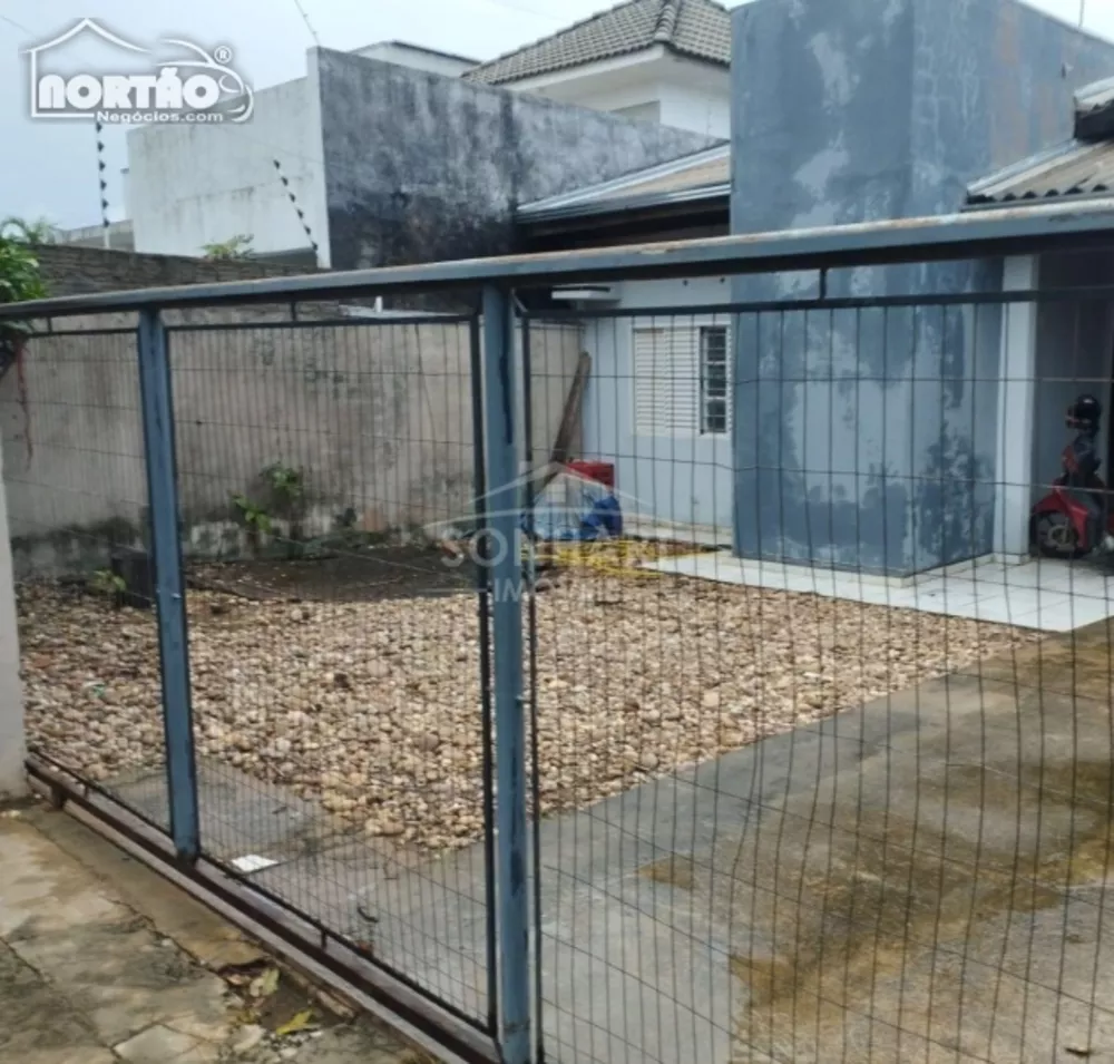 Casa à venda com 2 quartos, 100m² - Foto 2