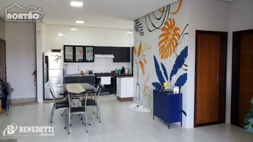 Casa à venda com 3 quartos, 82m² - Foto 2