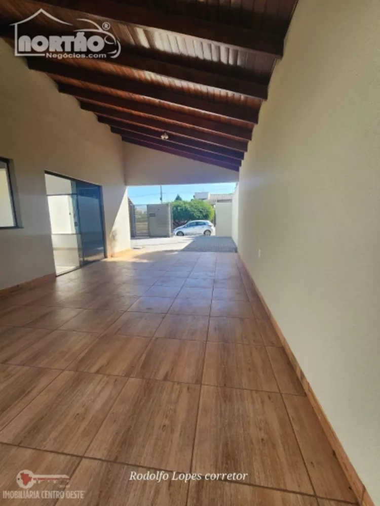 Casa à venda com 3 quartos, 205m² - Foto 4