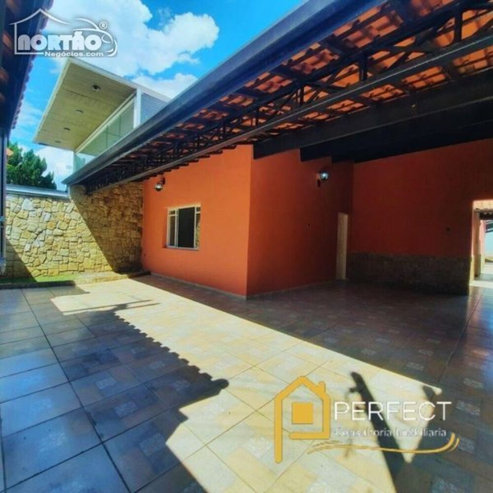 Casa, 5 quartos, 180 m² - Foto 1