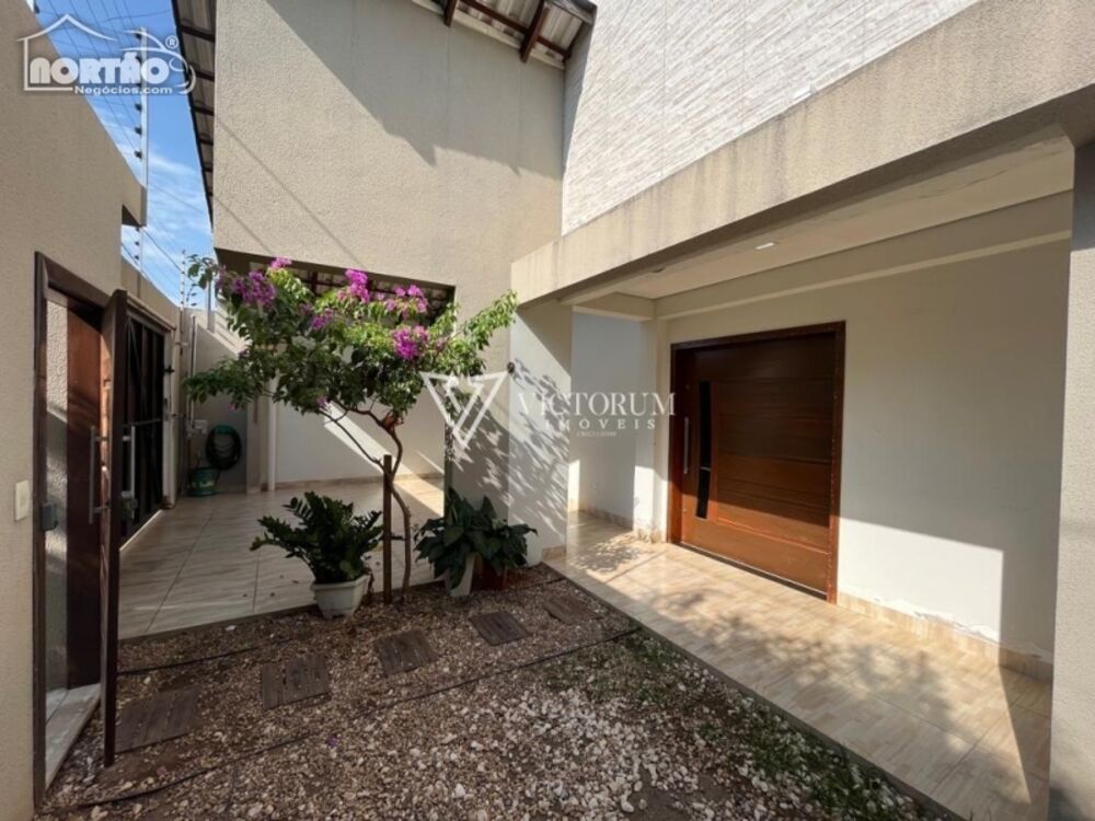 Casa, 3 quartos, 131 m² - Foto 2