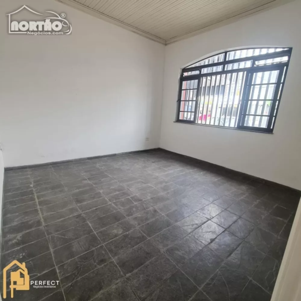 Casa à venda com 6 quartos, 250m² - Foto 4