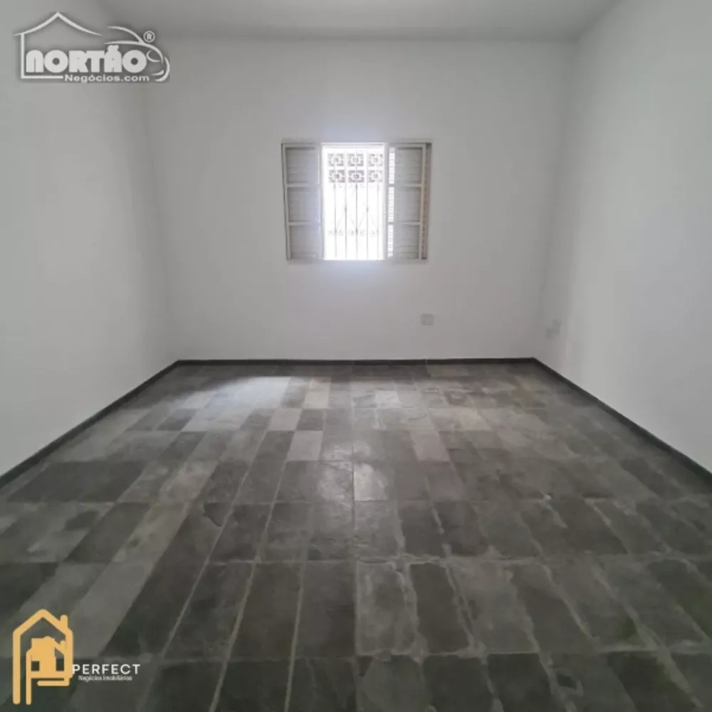 Casa à venda com 6 quartos, 250m² - Foto 6