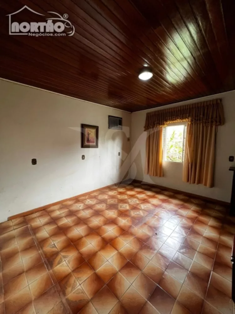 Casa à venda com 8 quartos, 300m² - Foto 8