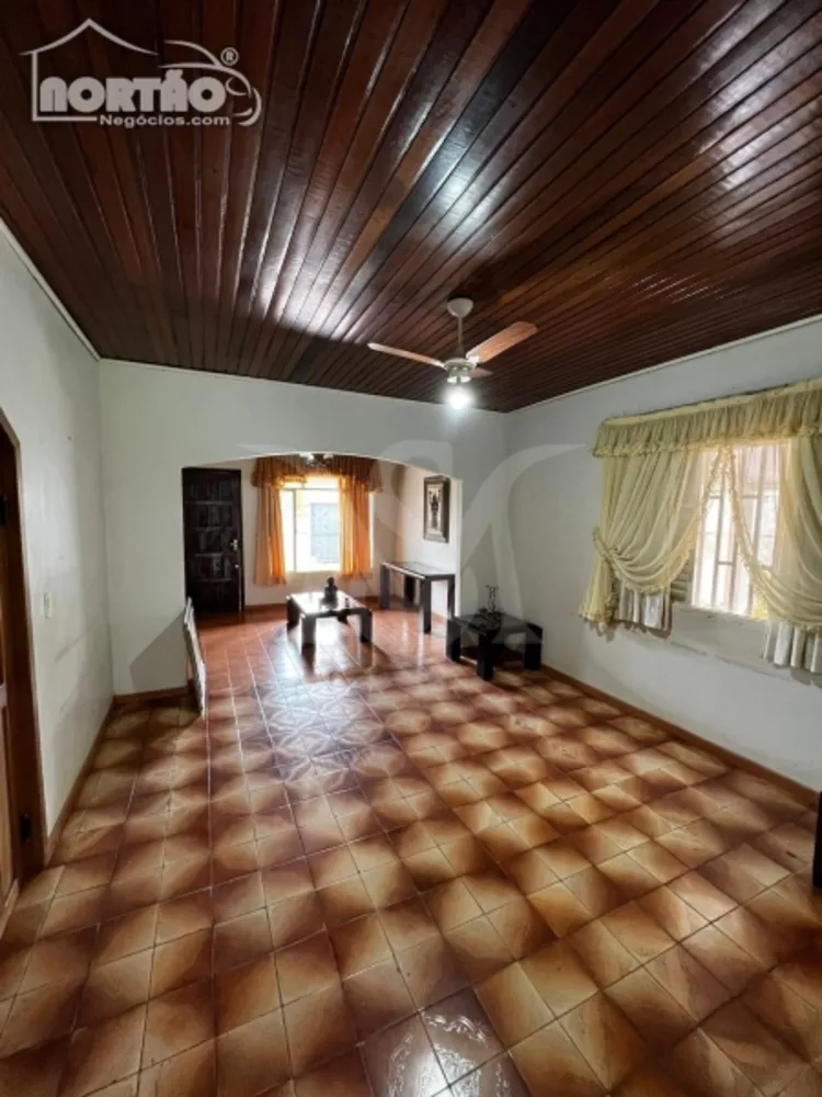 Casa à venda com 8 quartos, 300m² - Foto 6