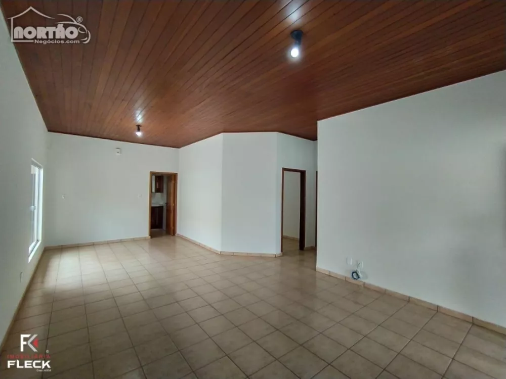 Casa à venda com 4 quartos, 313m² - Foto 4