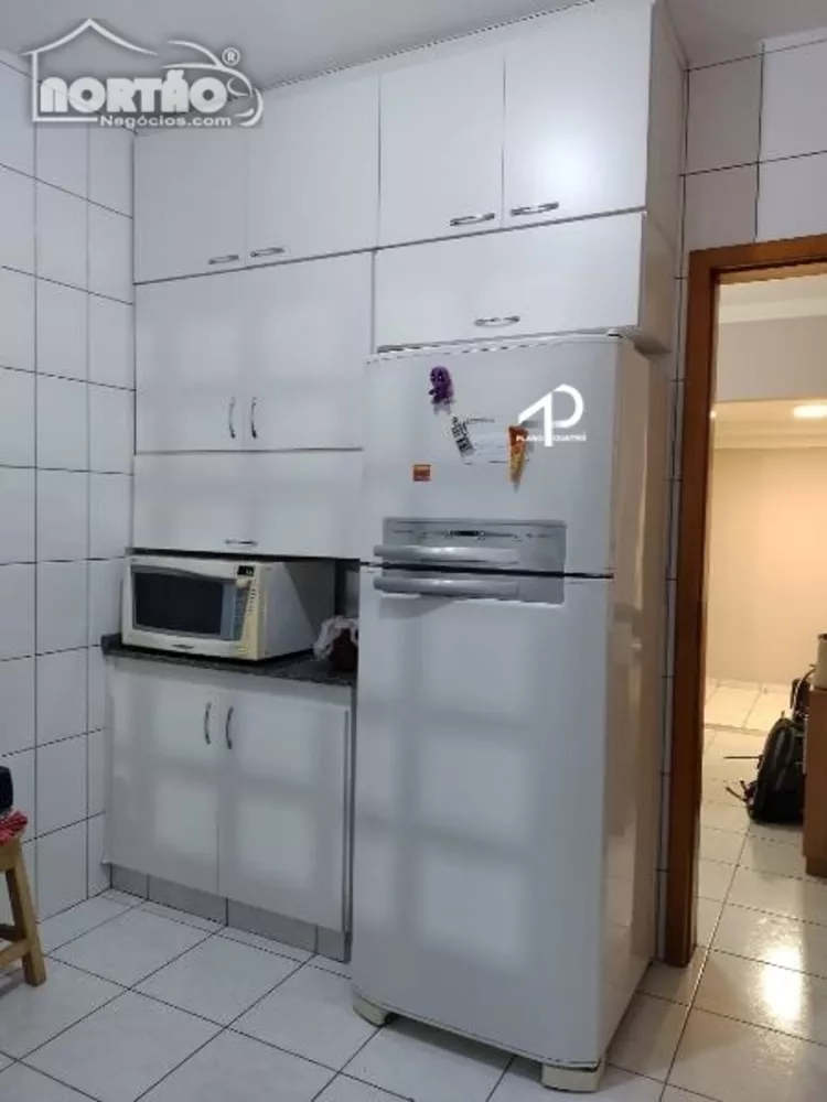 Casa à venda com 3 quartos, 153m² - Foto 2