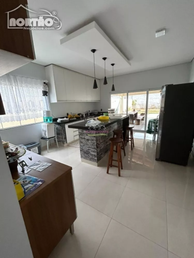 Casa à venda com 4 quartos, 200m² - Foto 8