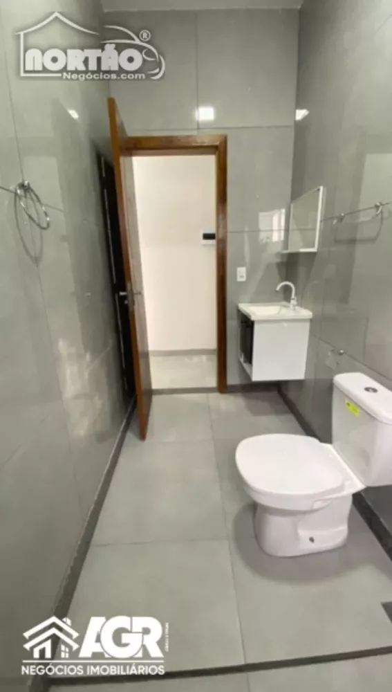 Casa à venda com 3 quartos, 65m² - Foto 3