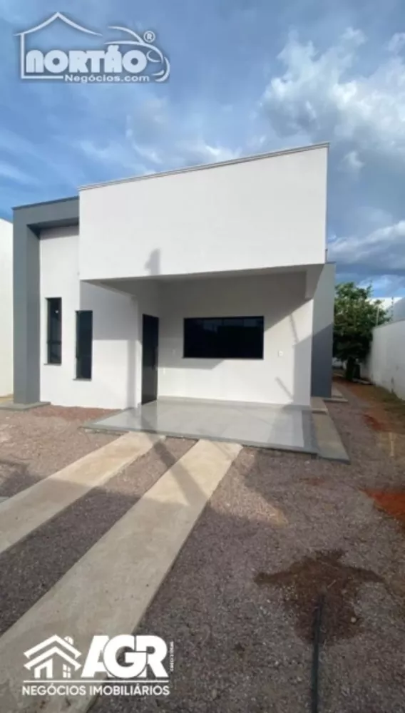 Casa à venda com 3 quartos, 65m² - Foto 1