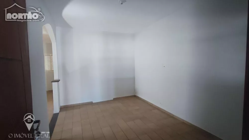 Casa à venda com 6 quartos, 125m² - Foto 4