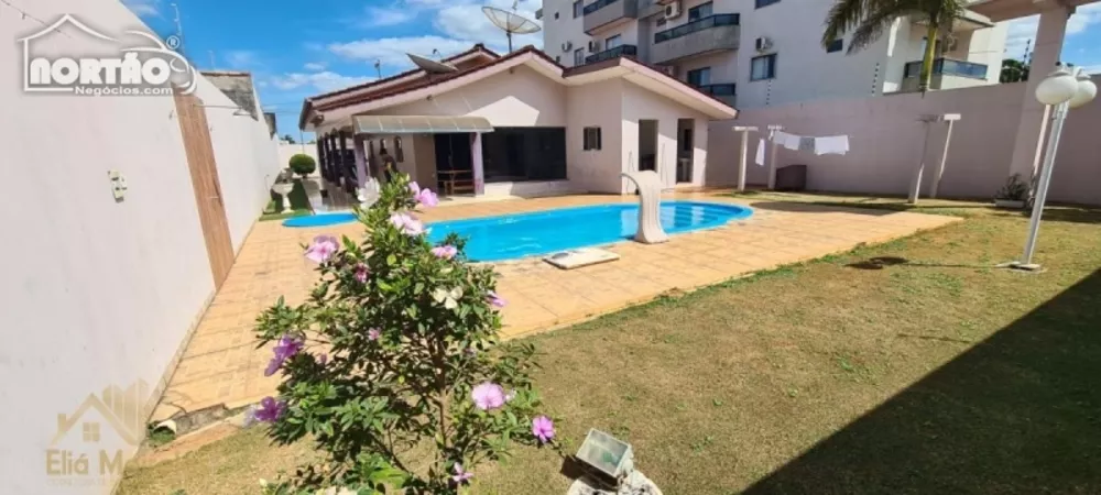 Casa à venda com 4 quartos, 230m² - Foto 4