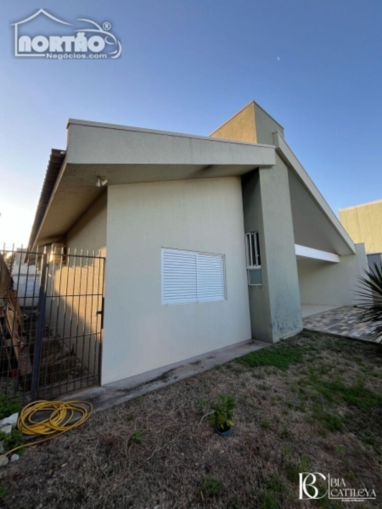 Casa, 3 quartos, 222 m² - Foto 1