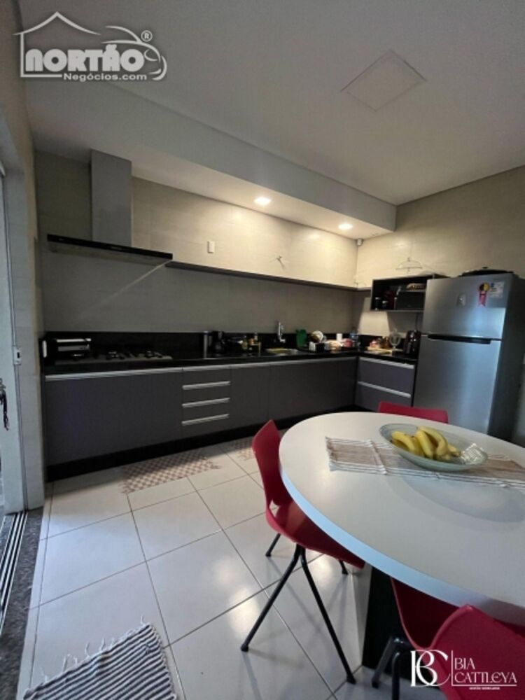 Casa, 3 quartos, 222 m² - Foto 4