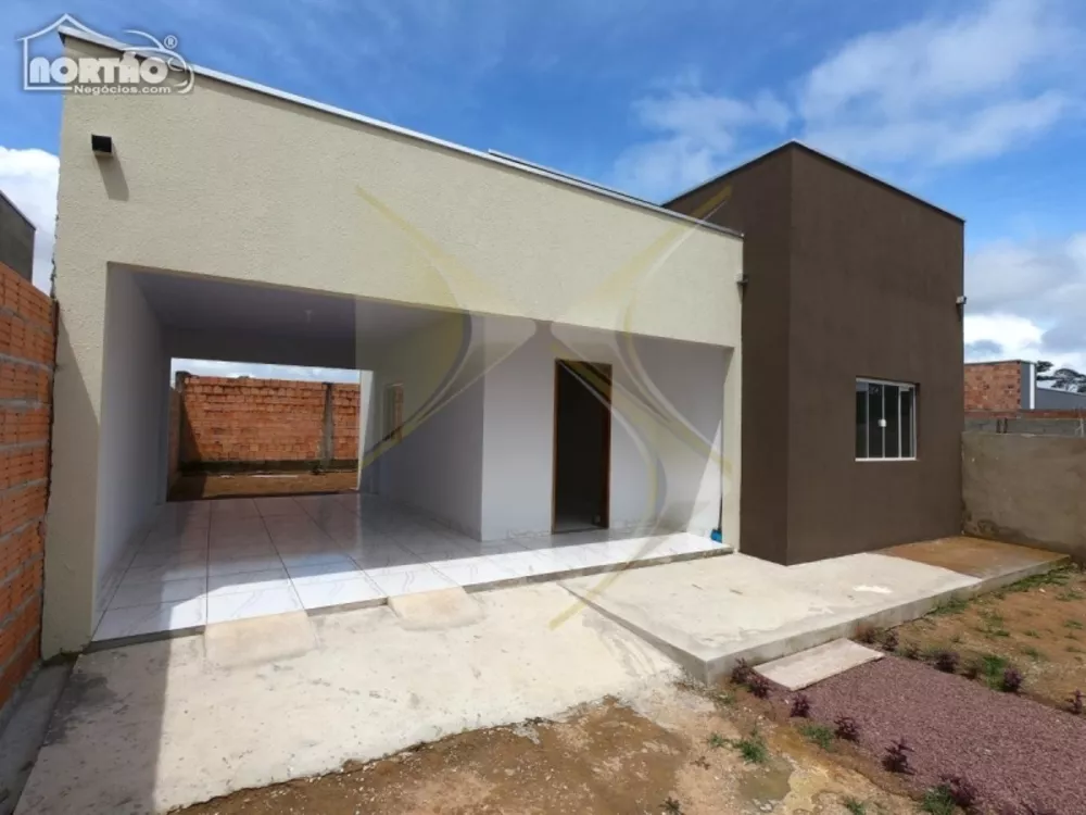 Casa à venda com 3 quartos, 90m² - Foto 1