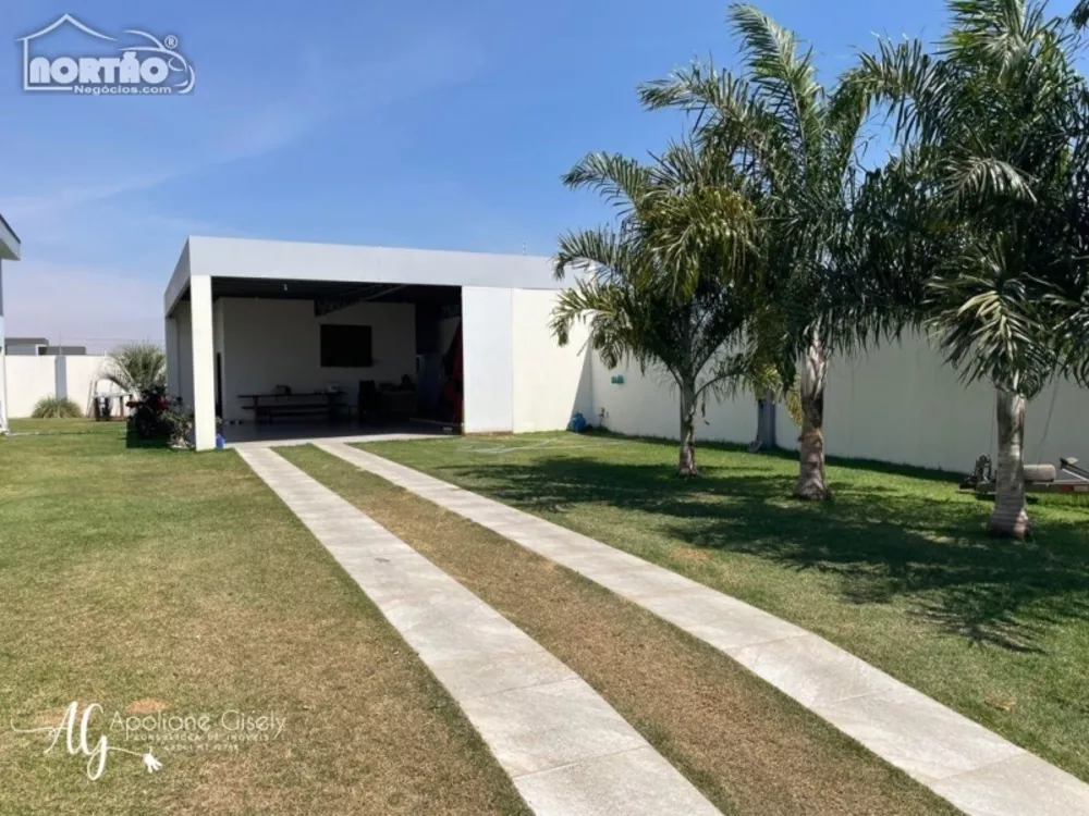 Casa à venda com 3 quartos, 246m² - Foto 3