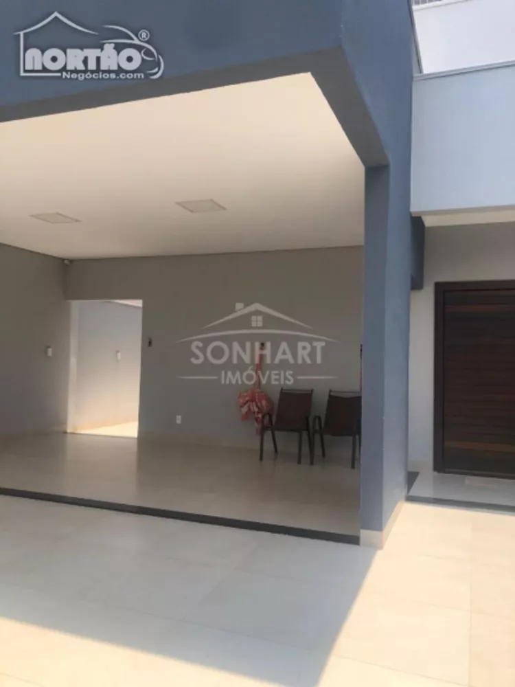 Casa à venda com 3 quartos, 178m² - Foto 2