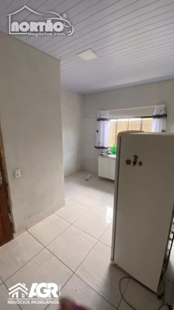 Casa à venda com 3 quartos, 82m² - Foto 4