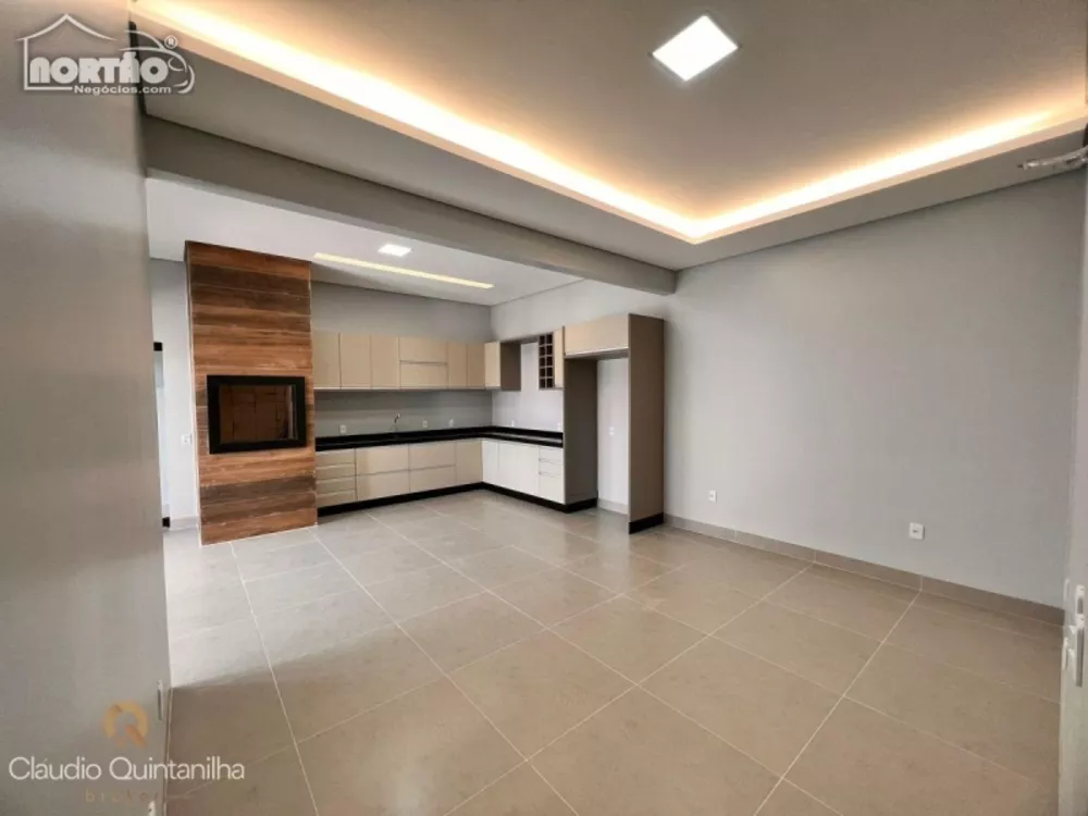 Casa à venda com 3 quartos, 120m² - Foto 4