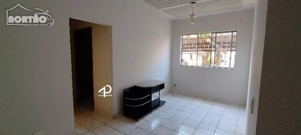 Casa à venda com 2 quartos, 63m² - Foto 2