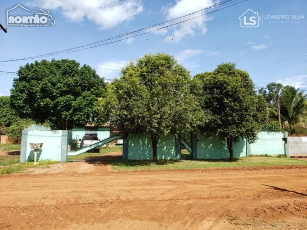 Casa à venda com 4 quartos, 260m² - Foto 1