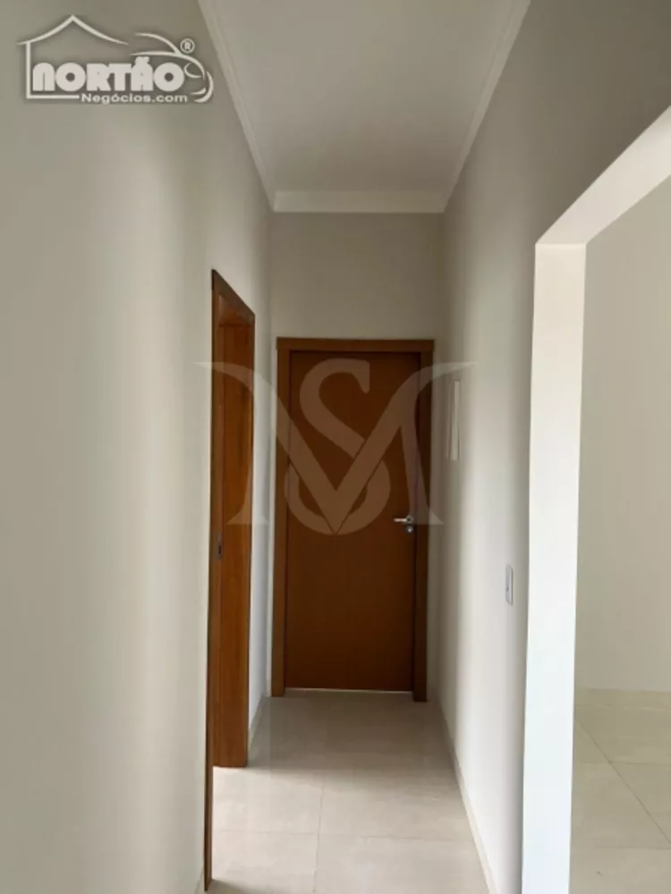 Casa à venda com 3 quartos, 105m² - Foto 8