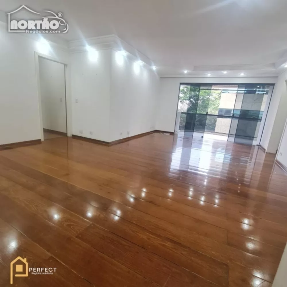 Casa à venda com 4 quartos, 178m² - Foto 2