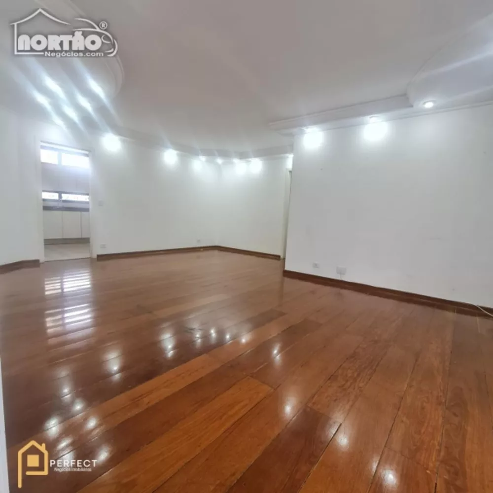 Casa à venda com 4 quartos, 178m² - Foto 3