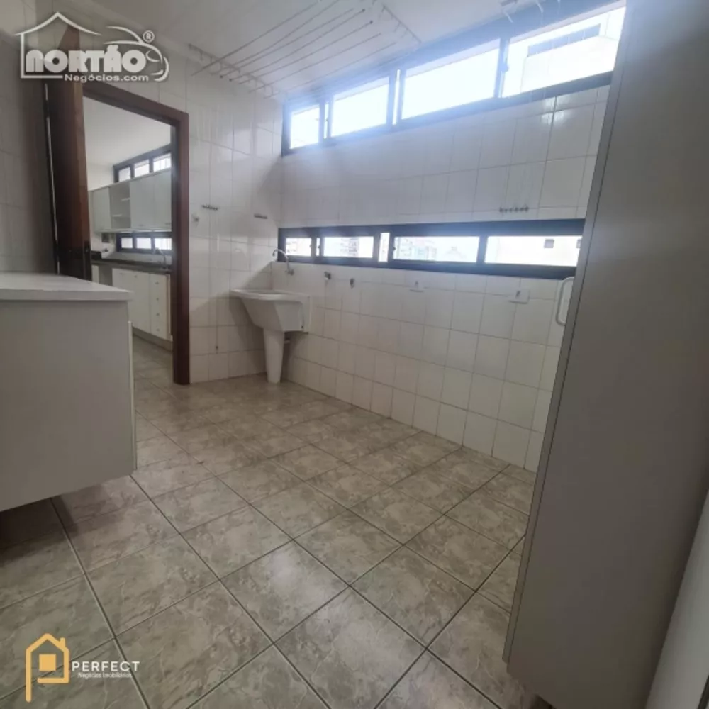 Casa à venda com 4 quartos, 178m² - Foto 6