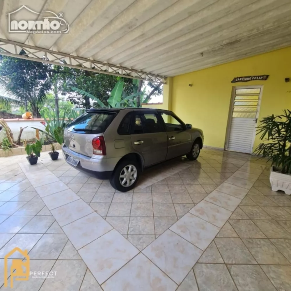 Casa à venda com 4 quartos, 300m² - Foto 2