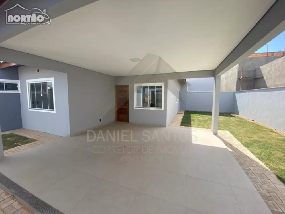 Casa à venda com 3 quartos, 110m² - Foto 4