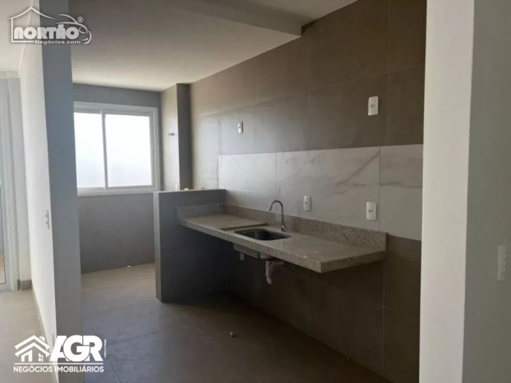 Casa à venda com 2 quartos, 83m² - Foto 3