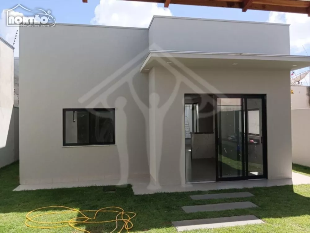 Casa à venda com 3 quartos, 159m² - Foto 3