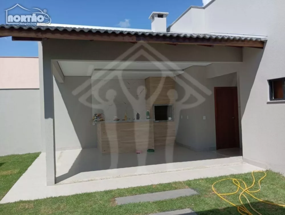 Casa à venda com 3 quartos, 159m² - Foto 2