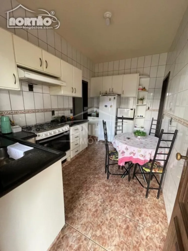 Casa à venda com 3 quartos, 90m² - Foto 8