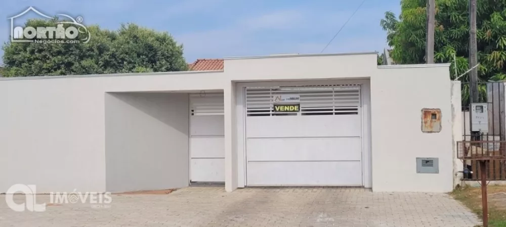 Casa à venda com 3 quartos, 250m² - Foto 1