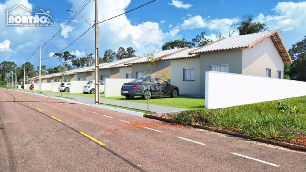 Casa à venda com 4 quartos, 55m² - Foto 2