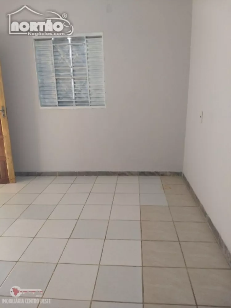 Casa à venda com 3 quartos, 60m² - Foto 4