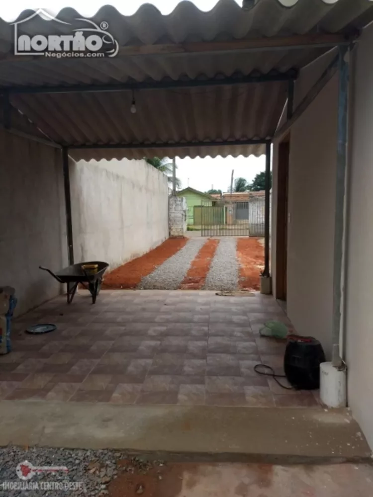 Casa à venda com 3 quartos, 60m² - Foto 2