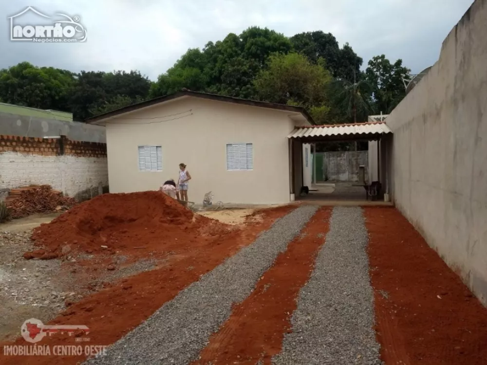 Casa à venda com 3 quartos, 60m² - Foto 1