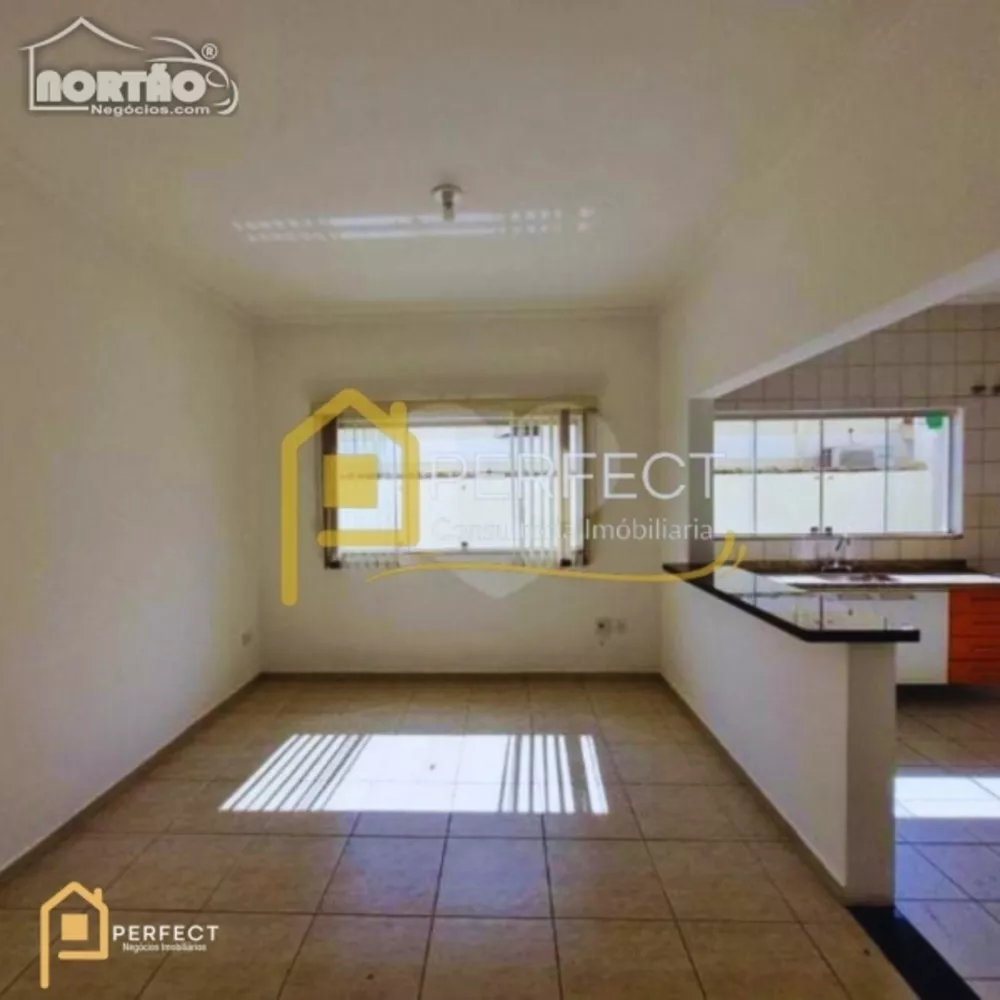 Casa à venda com 4 quartos, 130m² - Foto 4