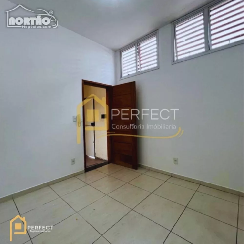 Casa à venda com 2 quartos, 70m² - Foto 1