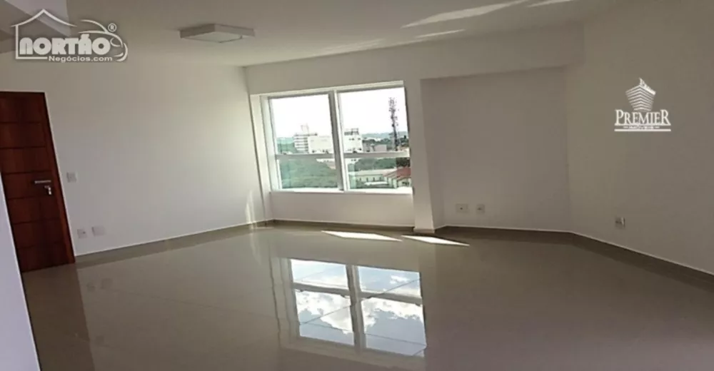 Casa à venda com 5 quartos, 160m² - Foto 2