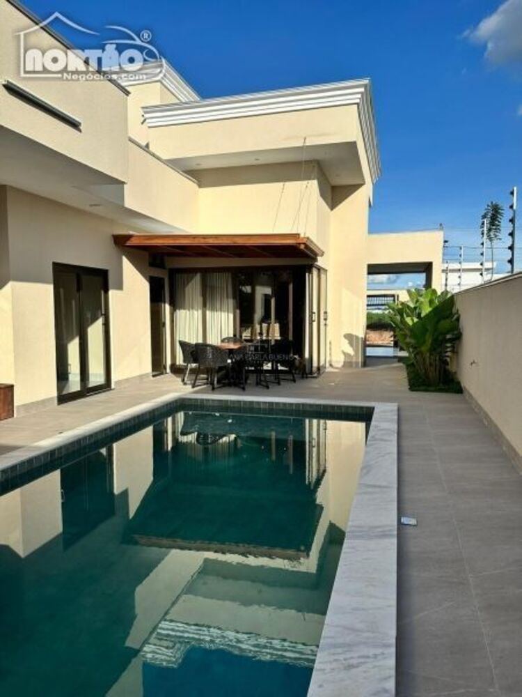 Casa à venda com 1 quarto, 163m² - Foto 2