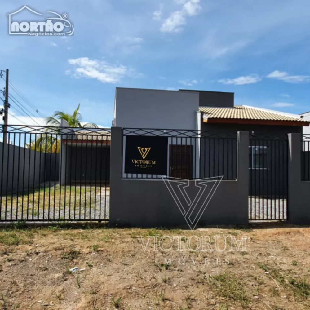 Casa à venda com 3 quartos, 103m² - Foto 1