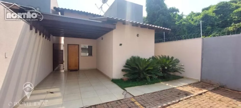 Casa à venda com 3 quartos, 80m² - Foto 1