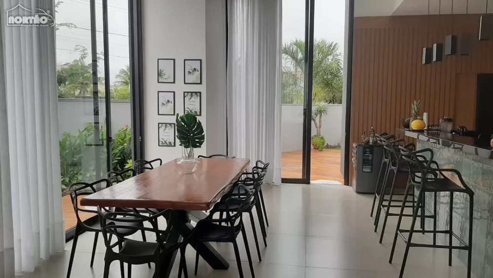 Casa à venda com 2 quartos, 177m² - Foto 4